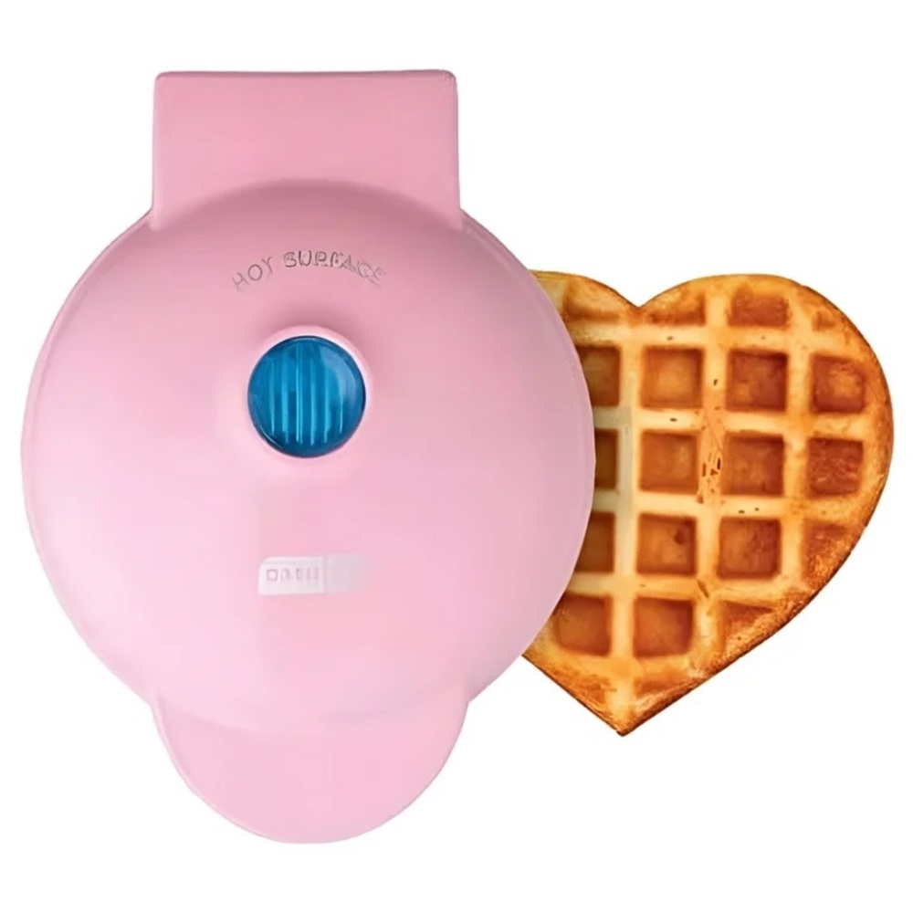 🚚 MOVING SALE! 🧇🩷 Dash Mini Design Heart Waffle Maker